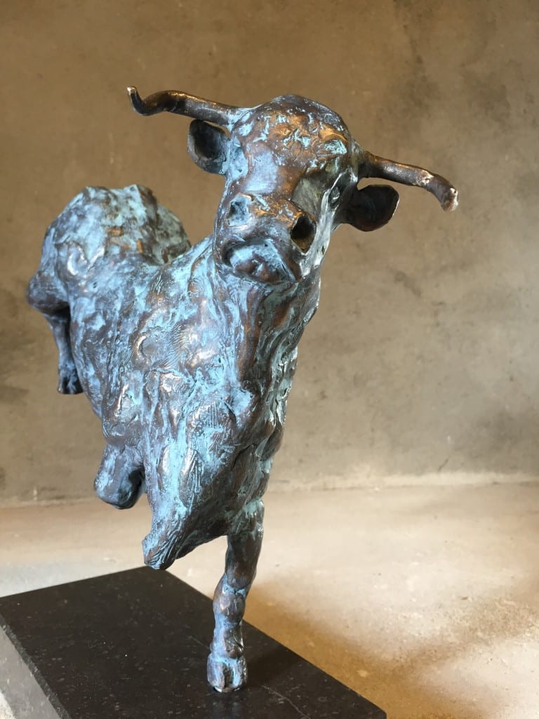 bronzen-stier-dancing bull blue 3