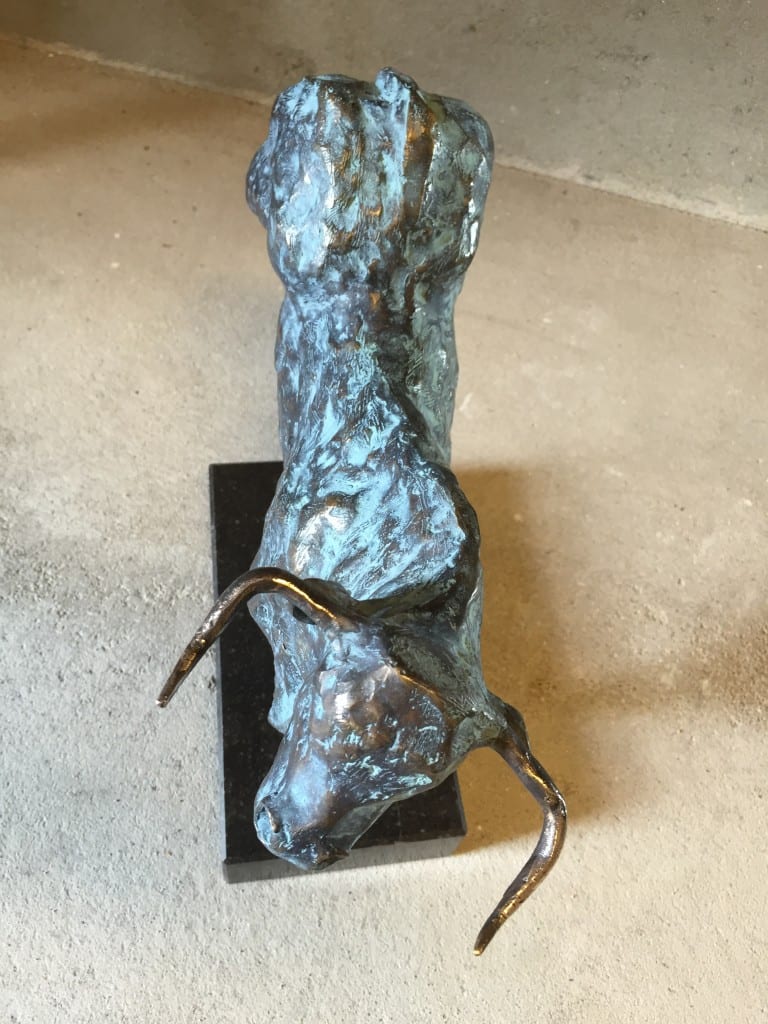 bronzen-stier-dancing bull blue 4