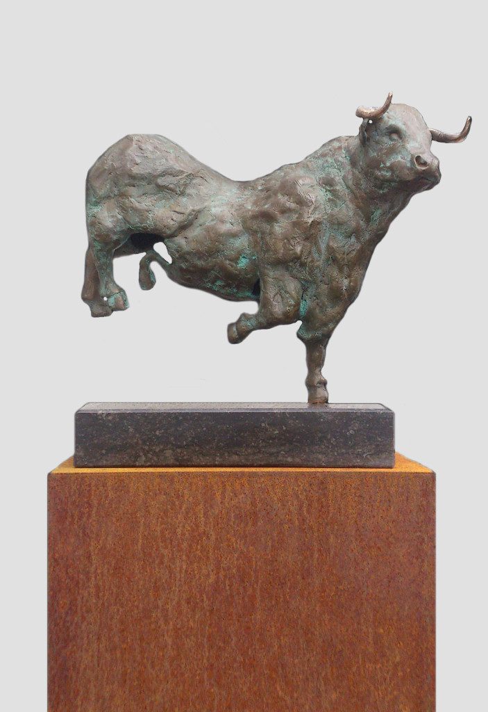 bronzen-stier-stier10-grijs